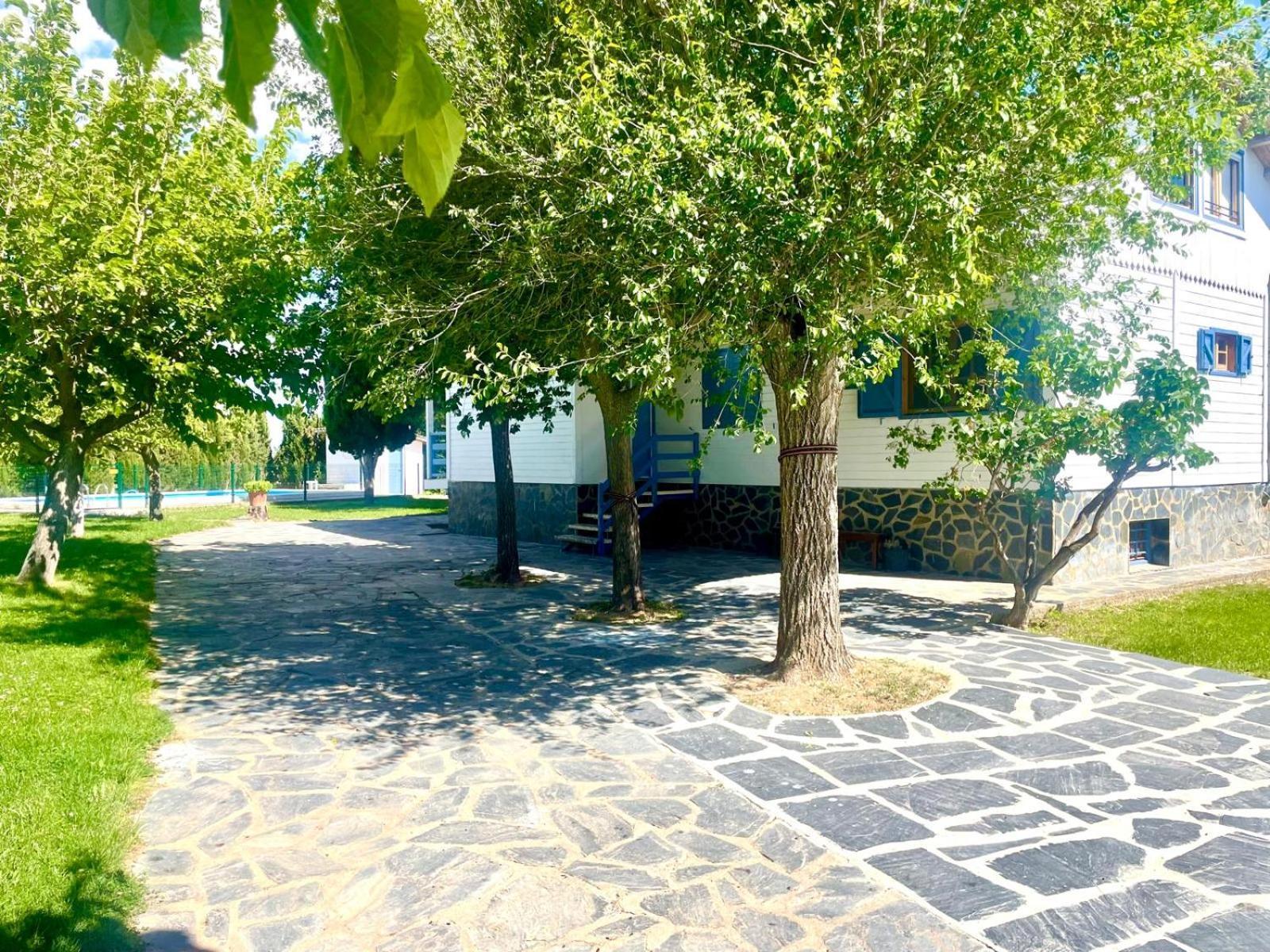 Con Piscina Privada